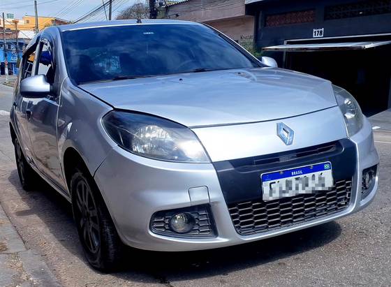 RENAULT SANDERO 1.0 EXPRESSION 16V FLEX 4P MANUAL RENAULT SANDERO 1.0 EXPRESSION 16V FLEX 4P MANUAL